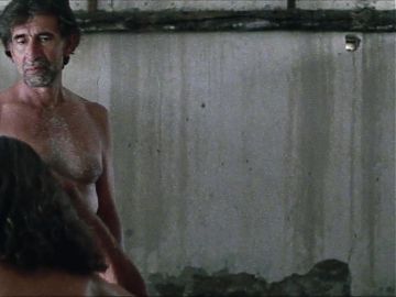 Magdalena Flores Nude in Japon (2002)