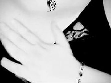 Noir boobs dance. Touching my tits very sexy.
