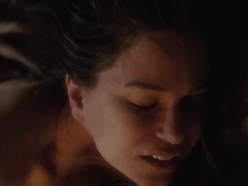 Vanessa Kirby and Katherine Waterston lesbian sex