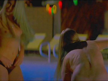 Amanda Seyfried and Amber Heard - Alpha Dog