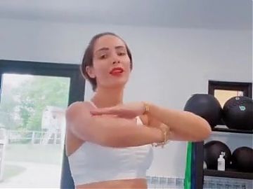 Frankie Bridge sexy dancing in white top on TikTok