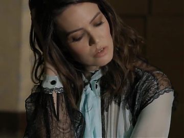 Mandy Moore -LOfficielAU Fashion Book