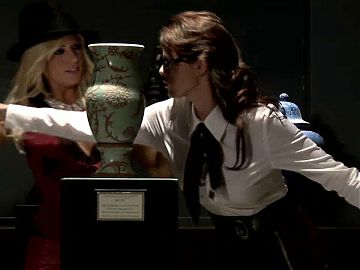 Anna Lovato and Jennifer Dark organize a group sex