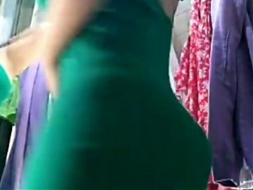 Dianita, sexy girl shopping mall dress change