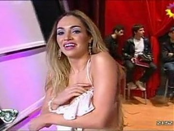 Lambada y descuido de Belen Francese en Bailando 2010